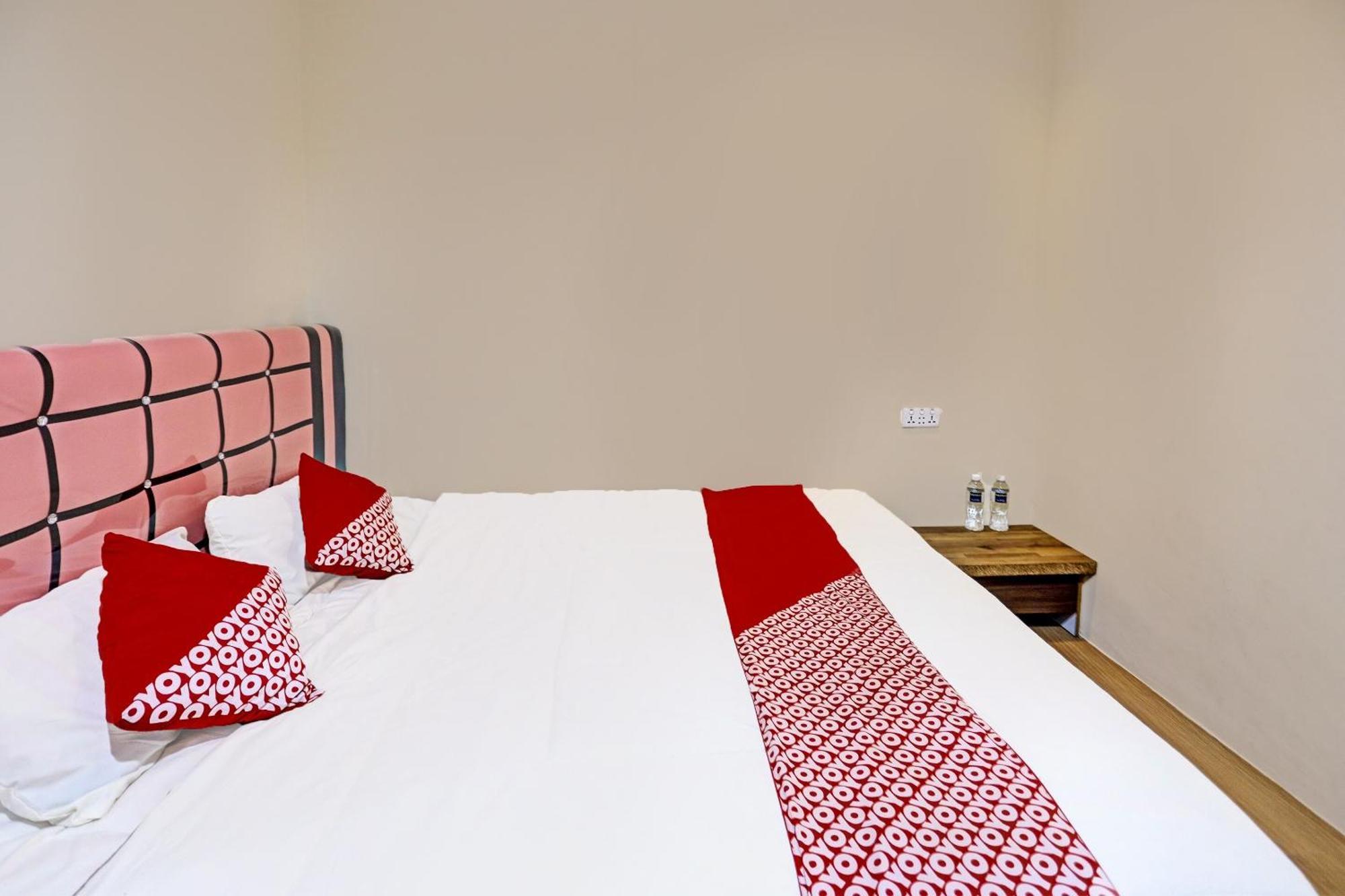 Oyo 92261 Aulia Syariah Hotel Batam